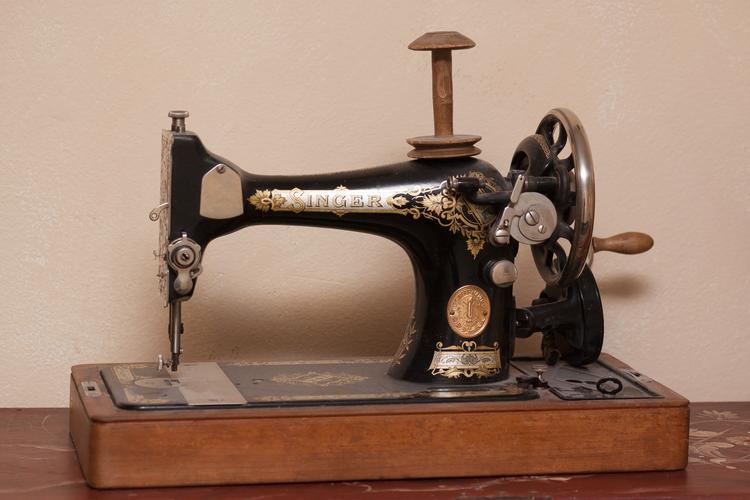 古老的缝纫机图片老物件机械设备缝纫机